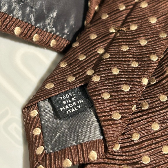 Gianfranco Ferre Polka Dot tie - Picture 3 of 7